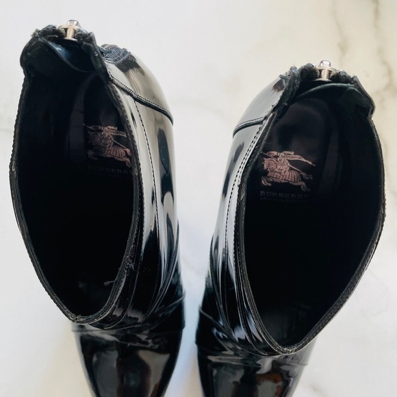 Burberry Patent Leather Zip Booties- Black EU 39.5 - Picture 5 of 12